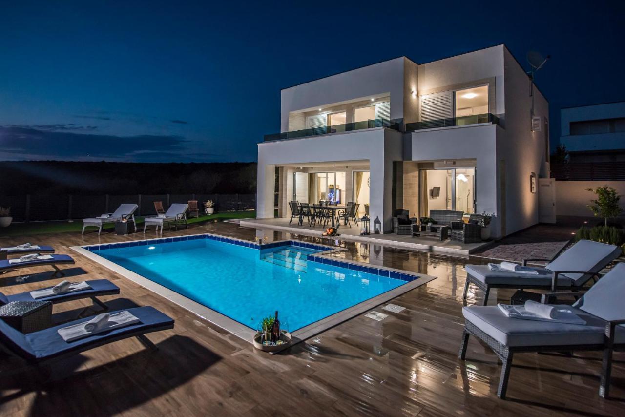 Villas Royal II With Private Pool 노바야 외부 사진